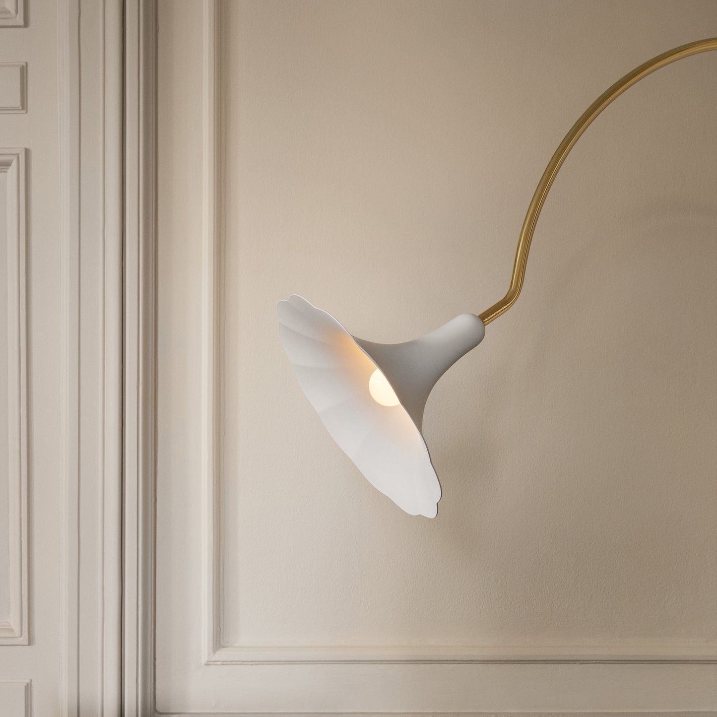 NUURA Petalii Floor Lamp - Twenty Five Percent Discount