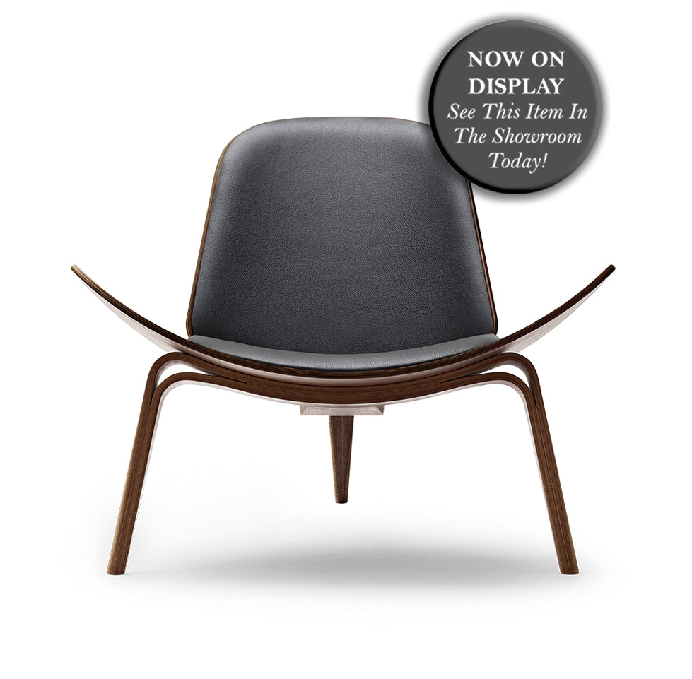 CARL HANSEN & SØNS - CH07 Shell Chair - Walnut Oiled - Thor Leather Seat