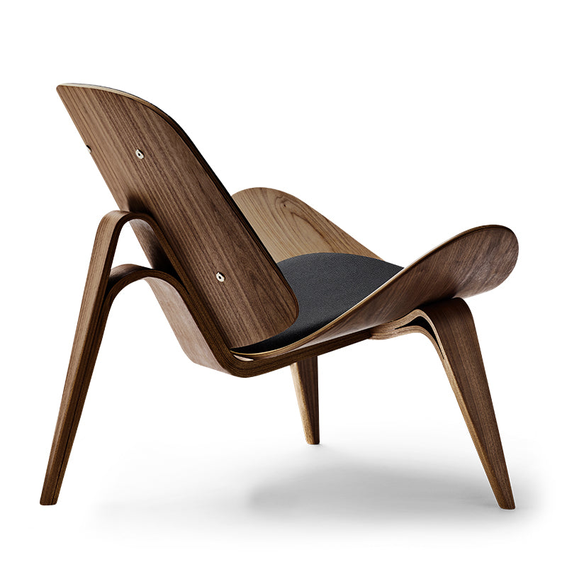 CARL HANSEN & SØNS - CH07 Shell Chair - Walnut Oiled - Thor Leather Seat