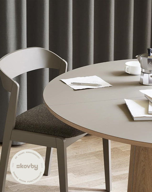 SKOVBY SM33 Extending Round Dining Table - Oak Veneer White Oiled with Nutmeg Colour Nano Laminate Top - 20% OFF
