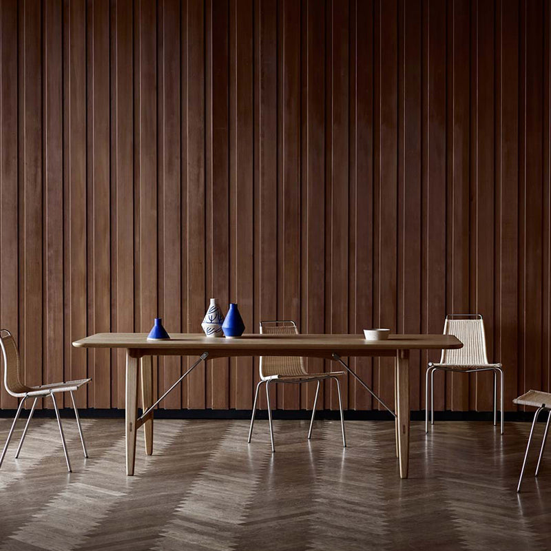 CARL HANSEN & SØNS - BM1160 Hunting Table Table - Walnut Oiled